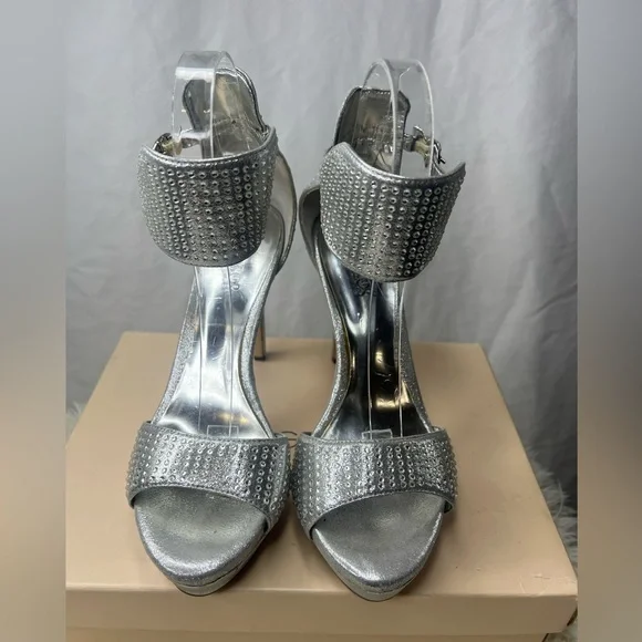 Carlos Santana Heels size 6.5M Silver - Picture 2 of 16